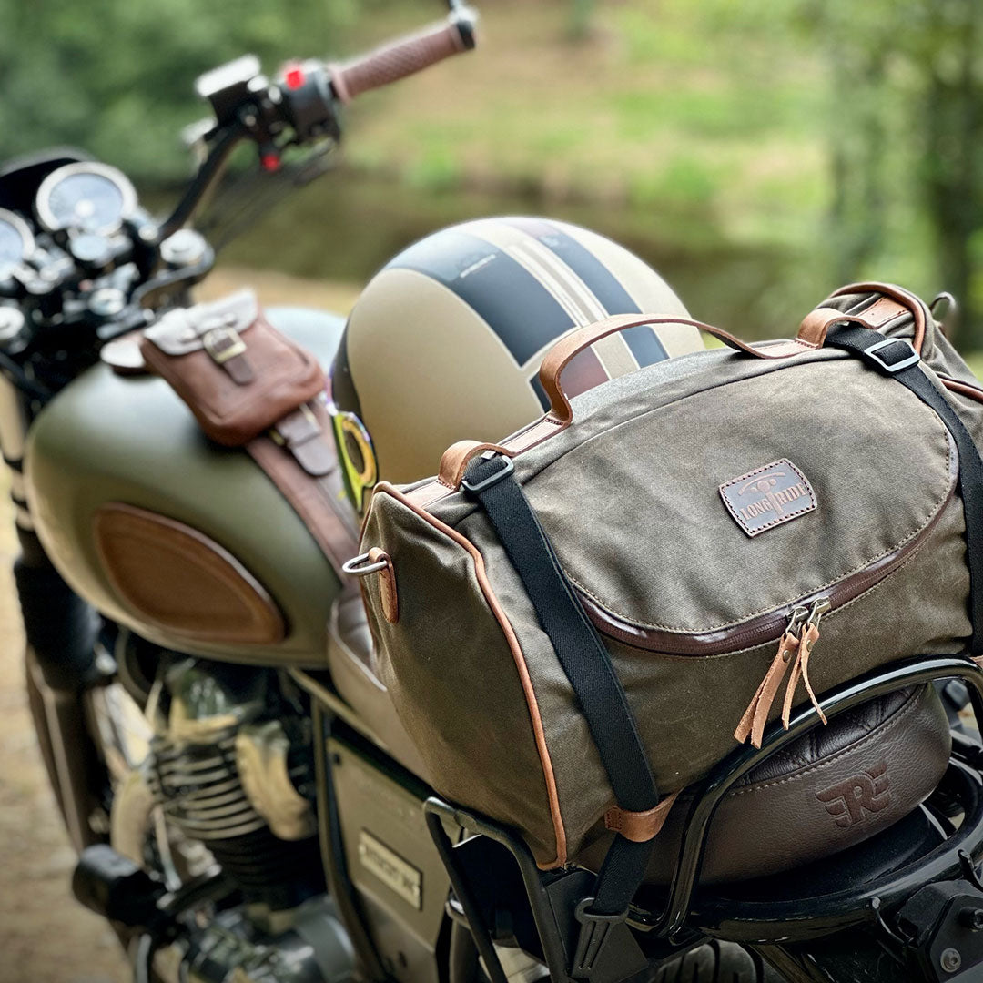 Cool motorcycle tail bag.