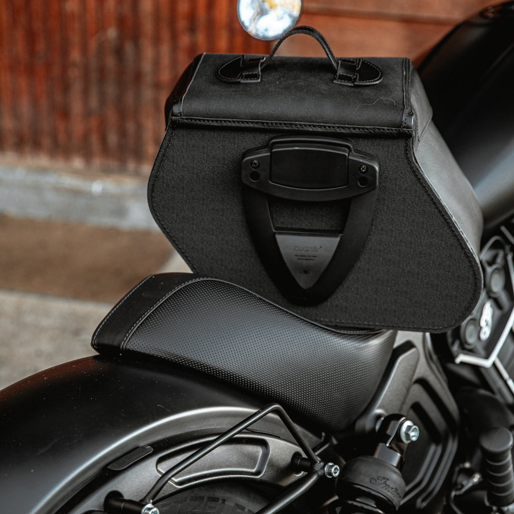 quick-release panniers for indian scout bobber.